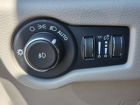 Certified 2022 Chrysler Pacifica Touring-L FWD image 15