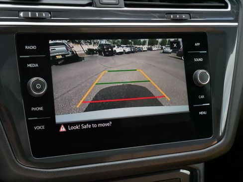 Certified 2023 Volkswagen Tiguan SE R-Line AWD/4WD image 29