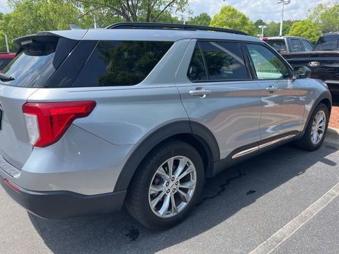 Used 2020 Ford Explorer XLT w/ Equipment Group 202A RWD image 3