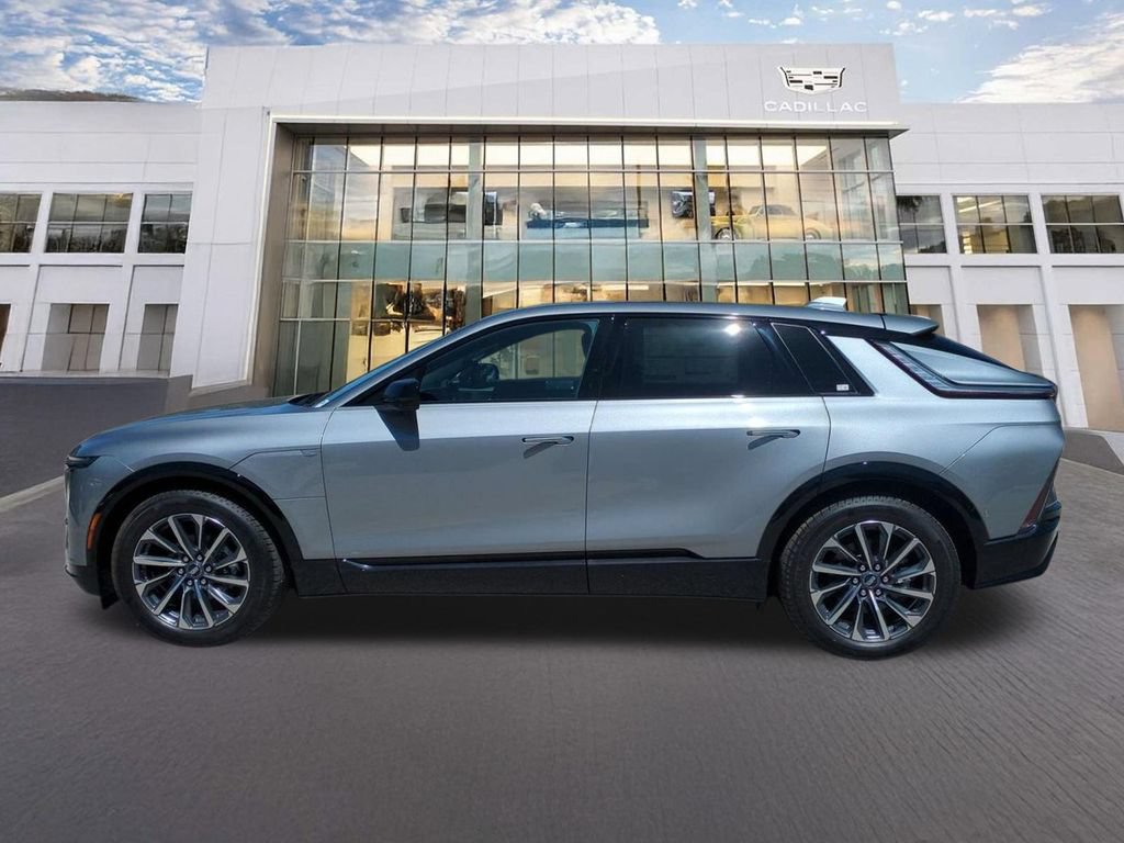 Used 2026 Cadillac Lyriq Sport AWD/4WD image 5
