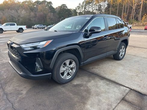 Used 2024 Toyota RAV4 XLE image 1