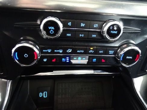 Used 2022 Ford F150 Lariat w/ Equipment Group 502A High AWD/4WD image 14