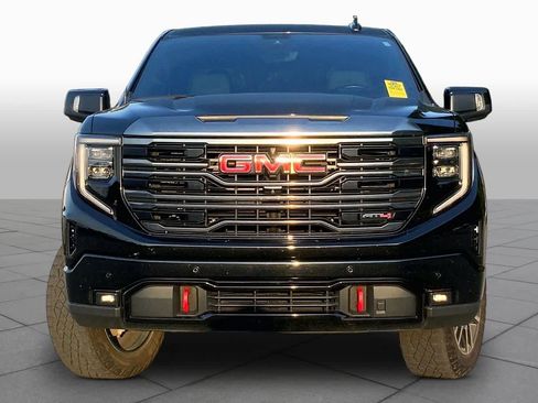 Used 2023 GMC Sierra 1500 AT4 w/ AT4 Premium Package AWD/4WD image 4