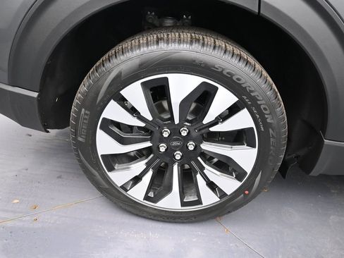 New 2026 Ford Explorer Platinum AWD/4WD image 37