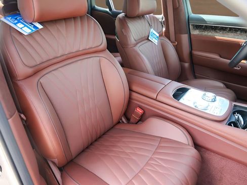 Used 2025 Genesis G90 3.5T AWD/4WD image 32