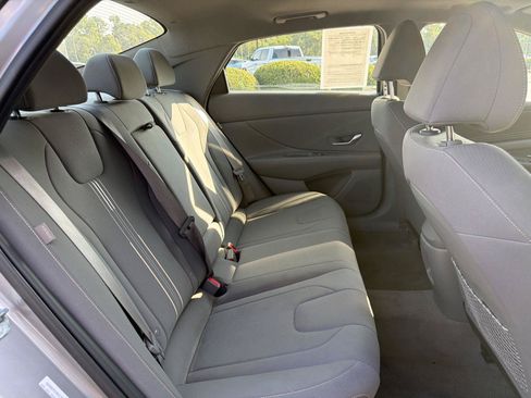 Used 2025 Hyundai Elantra SEL FWD image 32