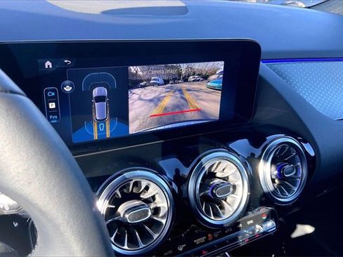 Used 2025 Mercedes-Benz GLA 250 4MATIC image 22