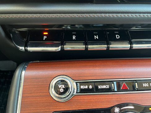 Used 2023 Lincoln Aviator Reserve w/ Elements Package Plus image 16