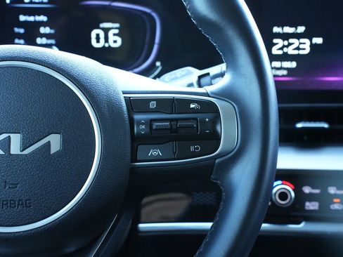 Used 2023 Kia Sportage EX image 8