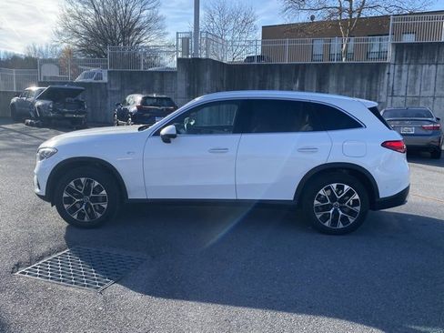 Used 2025 Mercedes-Benz GLC 350e 4MATIC image 4