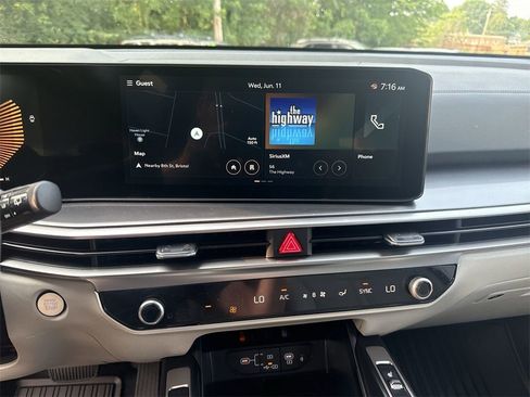 New 2025 Kia Sorento S image 12