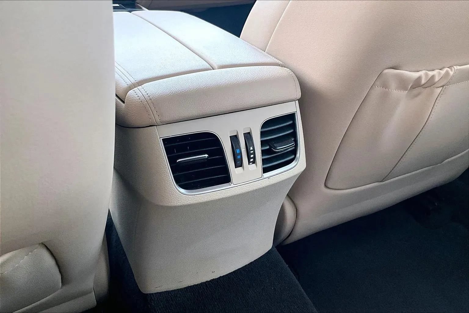Used 2018 Genesis G80 3.8 RWD image 47