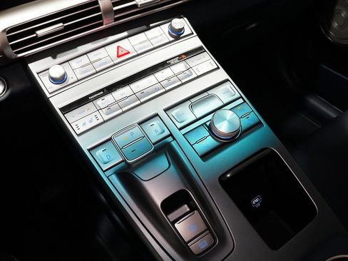 Used 2023 Hyundai Nexo Limited image 17