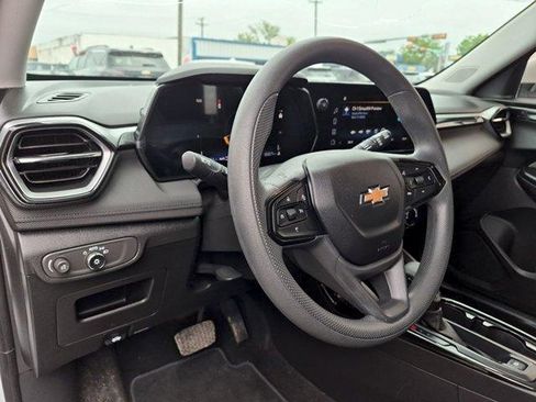 Certified 2024 Chevrolet TrailBlazer LT w/ Driver Confidence Package AWD/4WD image 10