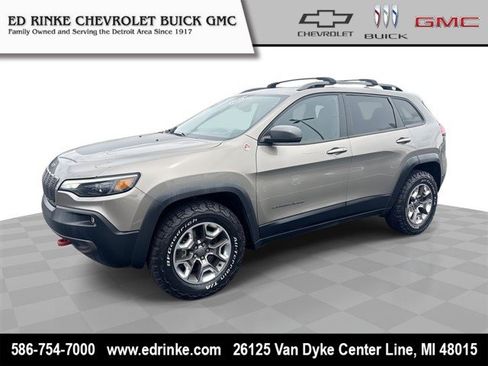 Used 2019 Jeep Cherokee Trailhawk w/ Cold Weather Group AWD/4WD image 1
