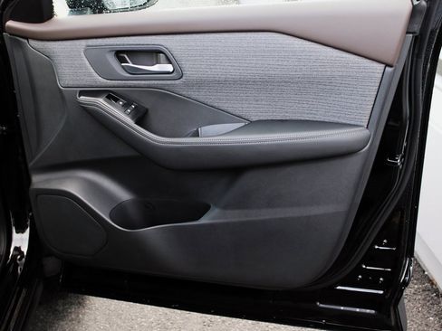 Certified 2022 Nissan Rogue SV image 18