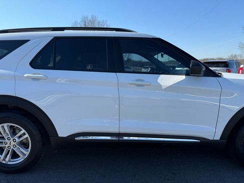Used 2020 Ford Explorer XLT image 40