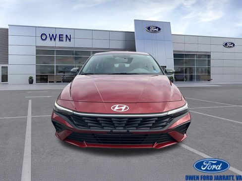Used 2025 Hyundai Elantra Sport FWD image 2