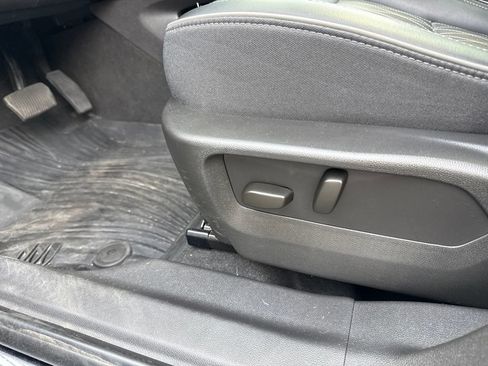 Used 2023 Buick Envision Avenir AWD/4WD image 10