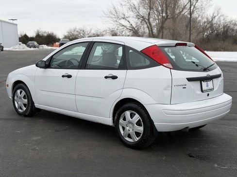 Used 2005 Ford Focus ZX5 image 5