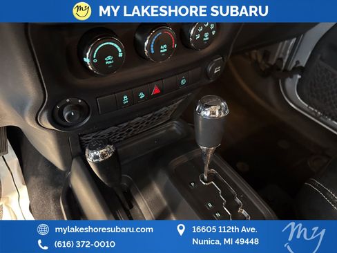 Used 2015 Jeep Wrangler Unlimited Sahara image 16