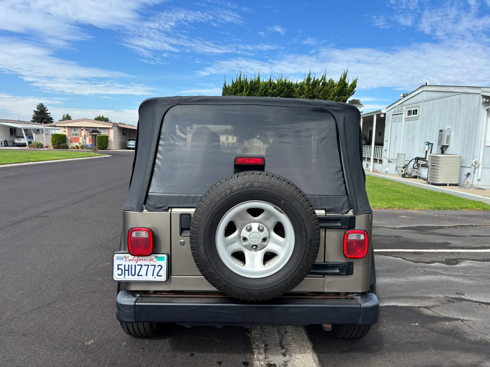 Used 2004 Jeep Wrangler X w/ Convenience Group AWD/4WD image 9