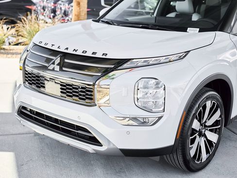 New 2026 Mitsubishi Outlander SE image 5