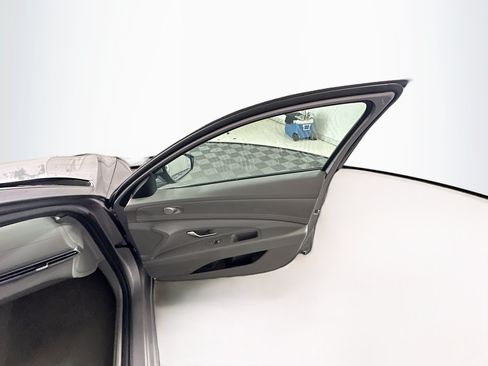 Used 2025 Hyundai Elantra SEL FWD image 32