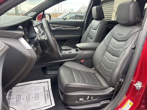 Used 2024 Cadillac XT6 Premium Luxury w/ Platinum Package image 27