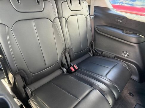 Used 2021 Jeep Grand Cherokee L Limited w/ MOPAR Finishing Package AWD/4WD image 8
