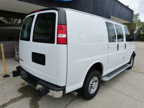Used 2024 Chevrolet Express 2500 w/ Driver Convenience Package image 5