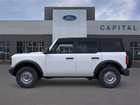 New 2025 Ford Bronco 4-Door image 3