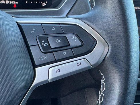 Used 2024 Volkswagen Tiguan SE image 19