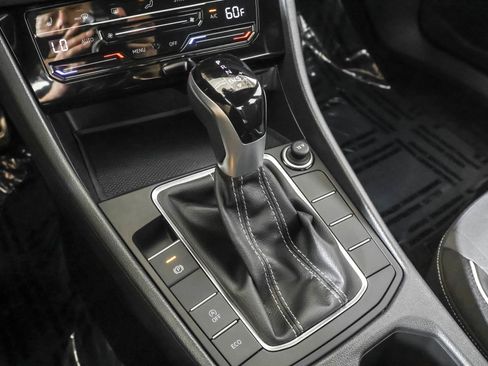 Used 2025 Volkswagen Jetta Sport FWD image 32