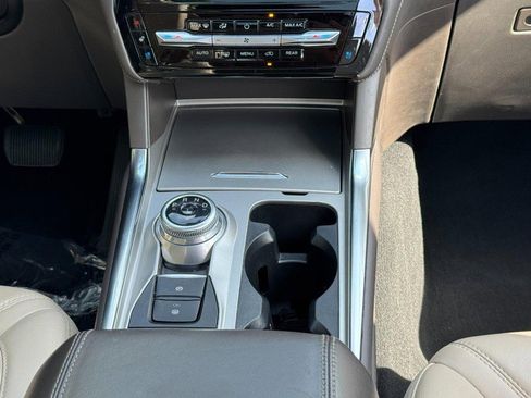 Used 2022 Ford Explorer Platinum w/ Equipment Group 601A image 15