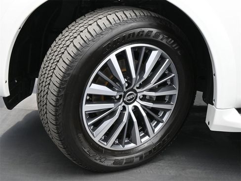 Used 2024 Nissan Armada SL w/ Captain's Chairs Package image 24