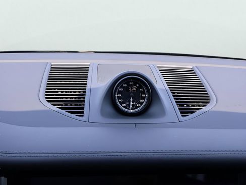 New 2025 Porsche Macan image 22