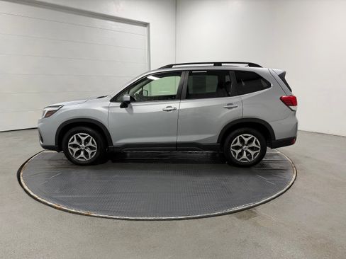 Used 2019 Subaru Forester Premium image 23