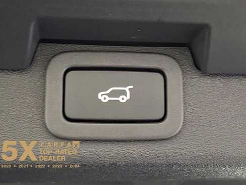 Used 2020 Land Rover Discovery Landmark image 34