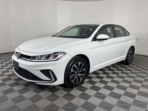 Used 2025 Volkswagen Jetta S image 5