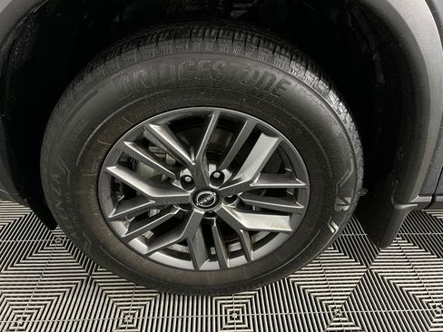 Used 2023 Nissan Rogue S image 11