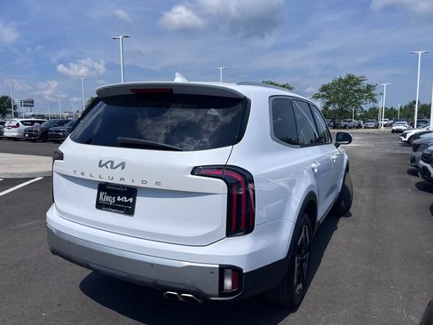 Certified 2024 Kia Telluride EX w/ EX Captain's Chair Package FWD image 3
