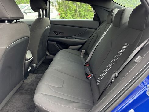 Used 2025 Hyundai Elantra Sport FWD image 13