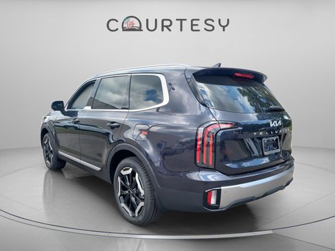 New 2025 Kia Telluride EX w/ EX Captain's Chair Package image 2