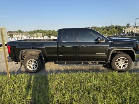 Used 2019 GMC Sierra 1500 SLE w/ SLE Value Package AWD/4WD image 11