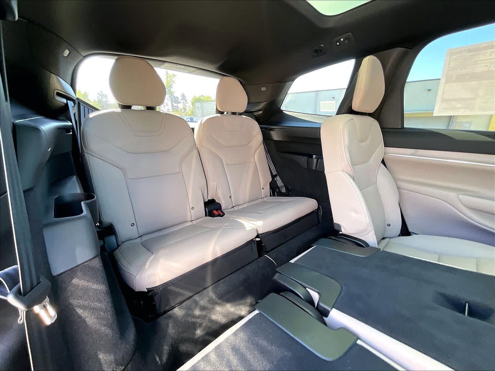New 2026 Volvo EX90 Plus RWD image 28