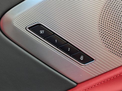Used 2021 Chevrolet Corvette Stingray Premium Cpe w/ Z51 Performance Package RWD image 33