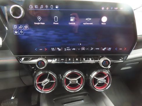 Used 2025 Chevrolet Blazer EV RS AWD/4WD image 32