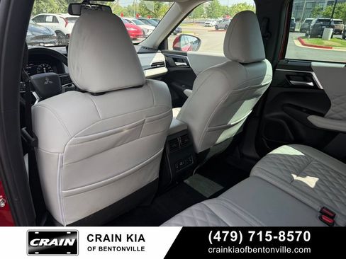 Used 2023 Mitsubishi Outlander SEL AWD/4WD image 25