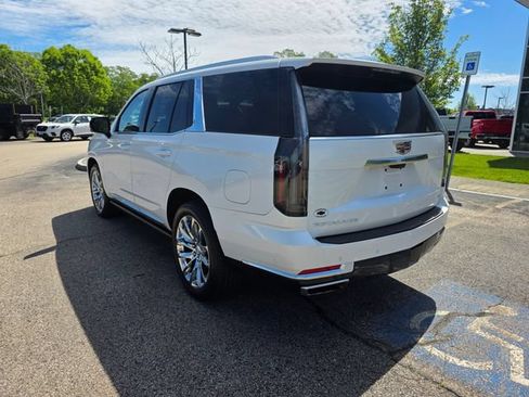 Used 2025 Cadillac Escalade Premium Luxury Platinum AWD/4WD image 2